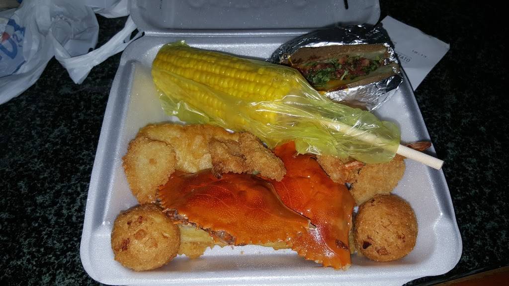 Captain Ds | restaurant | 304 S Main St, Statesboro, GA 30458, USA | 9127643636 OR +1 912-764-3636