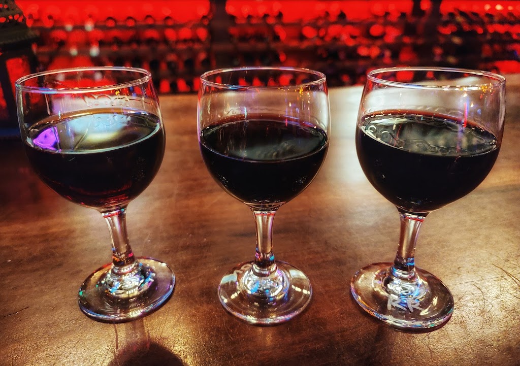 Draculas Legacy Wine Bar & Bistro | restaurant | 111 2nd Ave NE Suite 102, St. Petersburg, FL 33701, USA | 7272897257 OR +1 727-289-7257