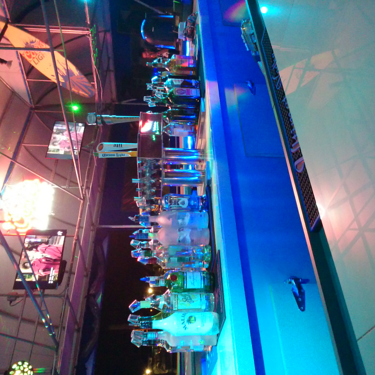 QUBE Waterfront Dining Lounge | restaurant | 103 Woodcleft Ave, Freeport, NY 11520, USA | 5165444499 OR +1 516-544-4499