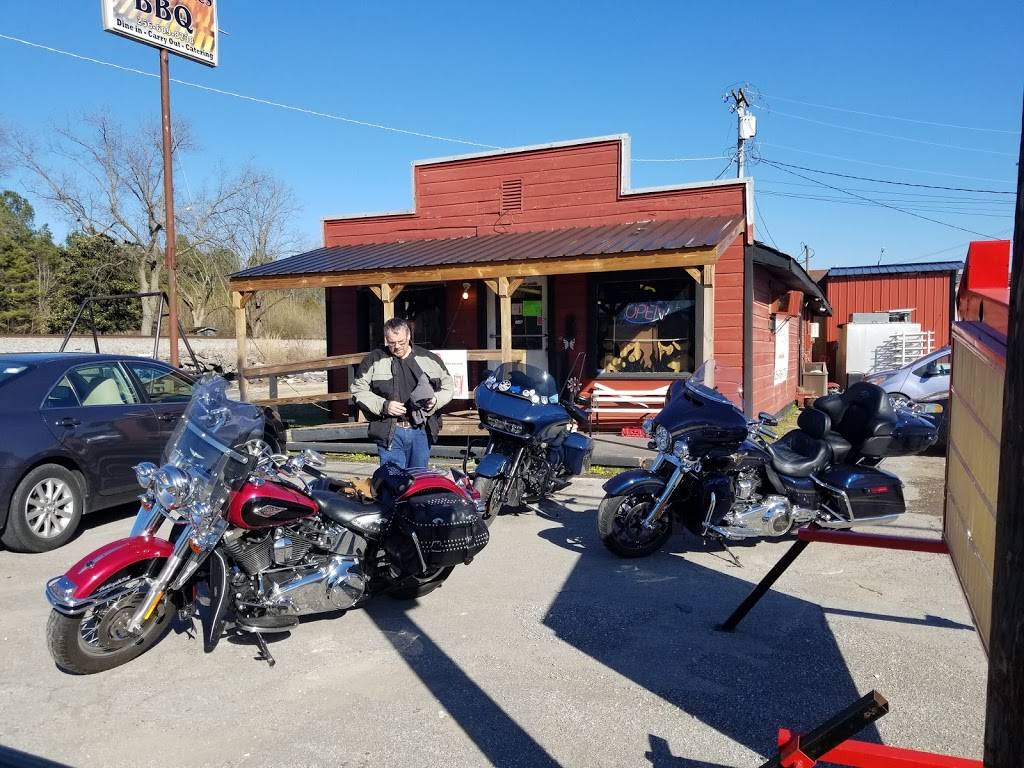 Holy Smokes Barbeque | restaurant | Tupelo Pike, Scottsboro, AL 35768, USA | 2566098738 OR +1 256-609-8738