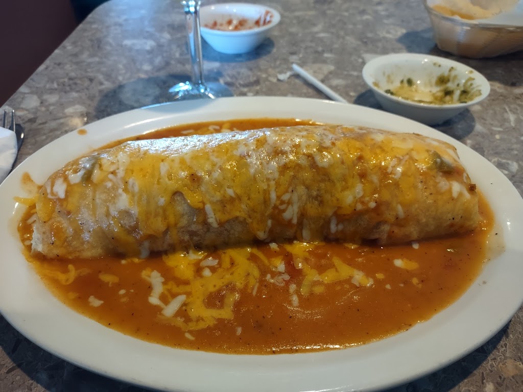 CHICHOS | restaurant | 21510 Bear Valley Rd Ste L1-3B, Apple Valley, CA 92308, USA | 7608107341 OR +1 760-810-7341