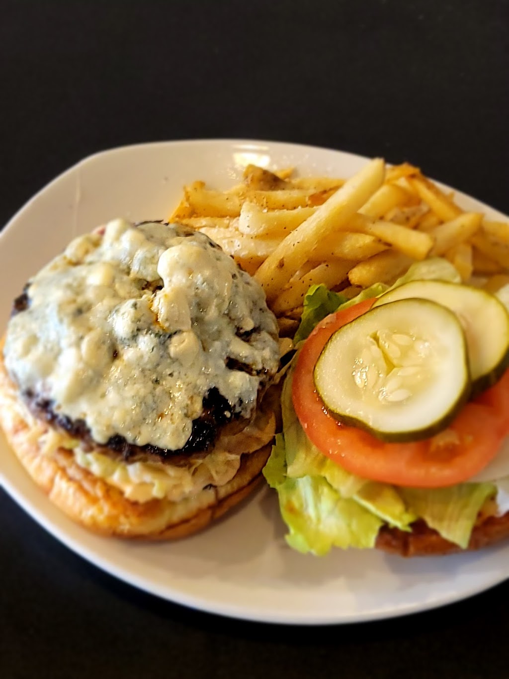 Uptown Eatery | restaurant | 117 N Addison Ave, Elmhurst, IL 60126, USA | 6303595726 OR +1 630-359-5726