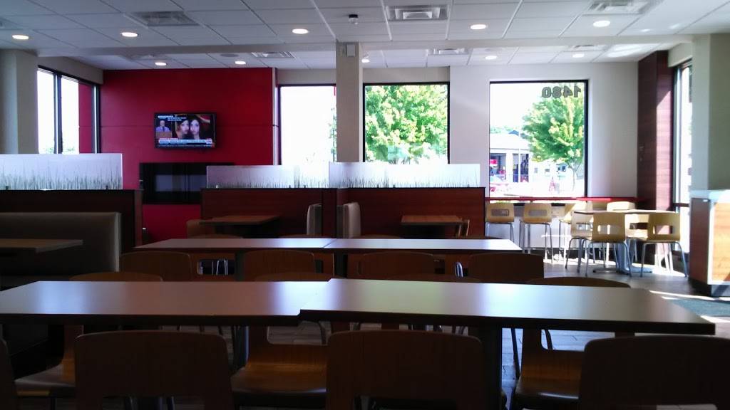 Wendys | restaurant | 1480 S 1st Ave, Iowa City, IA 52240, USA | 3193377911 OR +1 319-337-7911