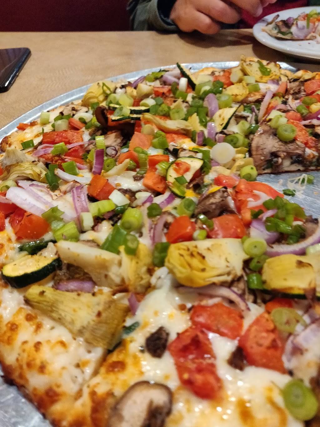 Round Table Pizza | meal delivery | 3567 Geary Blvd, San Francisco, CA 94118, USA | 4153875054 OR +1 415-387-5054