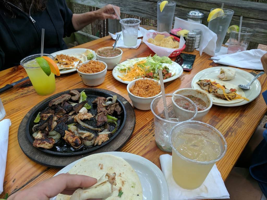 Cantina del Rio | restaurant | 1299 Gruene Rd, New Braunfels, TX 78130, USA | 8305151950 OR +1 830-515-1950