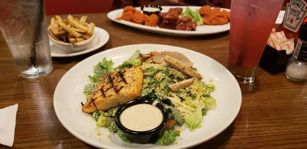 TGI Fridays | restaurant | 6577 Grand Ave, Gurnee, IL 60031, USA | 8478550007 OR +1 847-855-0007