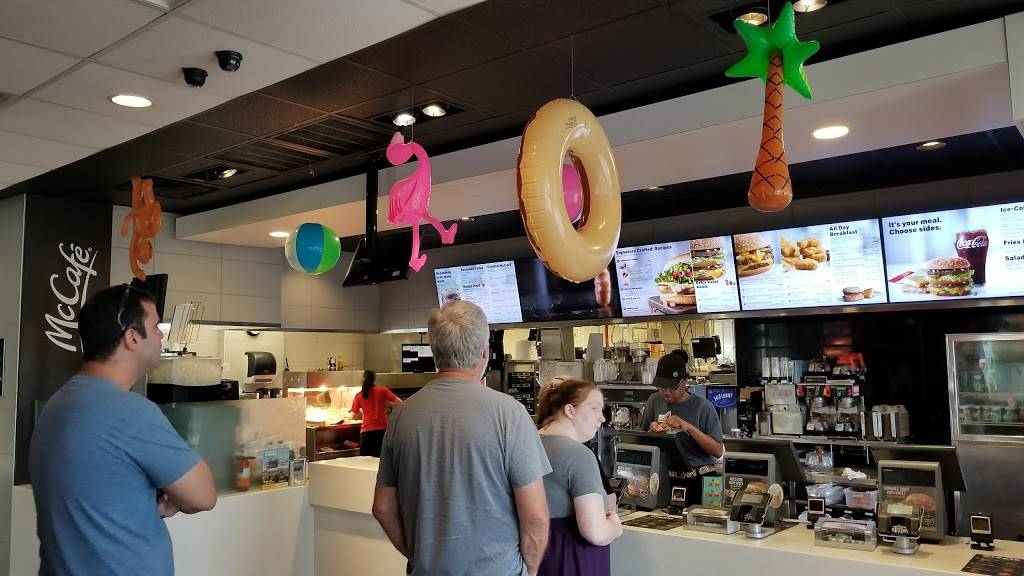 McDonalds | cafe | 481 Gordonsville Hwy, Gordonsville, TN 38563, USA | 6156831000 OR +1 615-683-1000