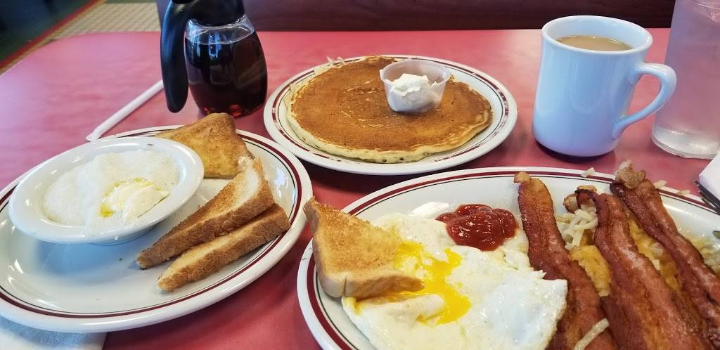 Huddle House | meal takeaway | 583 KY-92, Williamsburg, KY 40769, USA | 6065498904 OR +1 606-549-8904