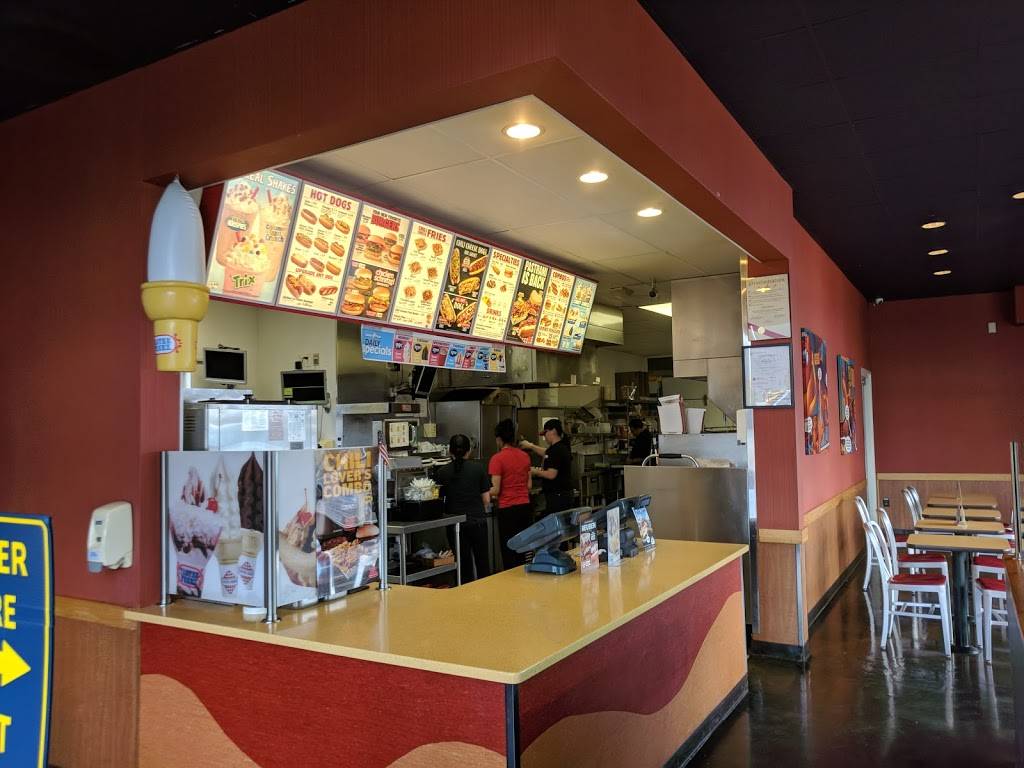 Wienerschnitzel | restaurant | 2800 N Main St, Las Cruces, NM 88001, USA | 5755267878 OR +1 575-526-7878