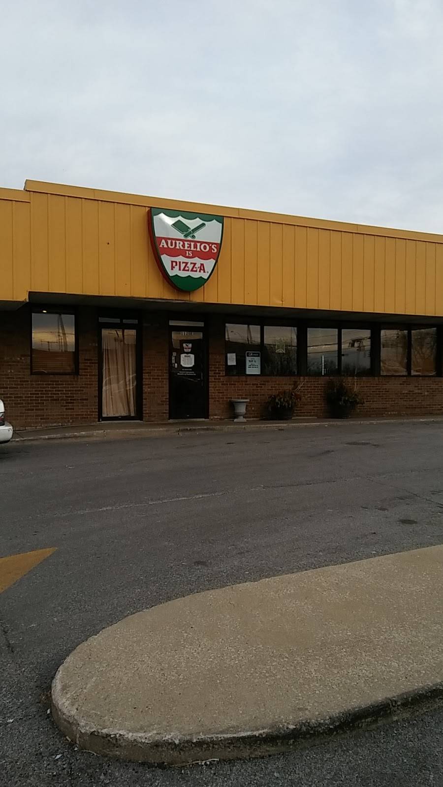 Aurelios Pizza | restaurant | 112 Ridge Rd, Griffith, IN 46319, USA | 2198383700 OR +1 219-838-3700