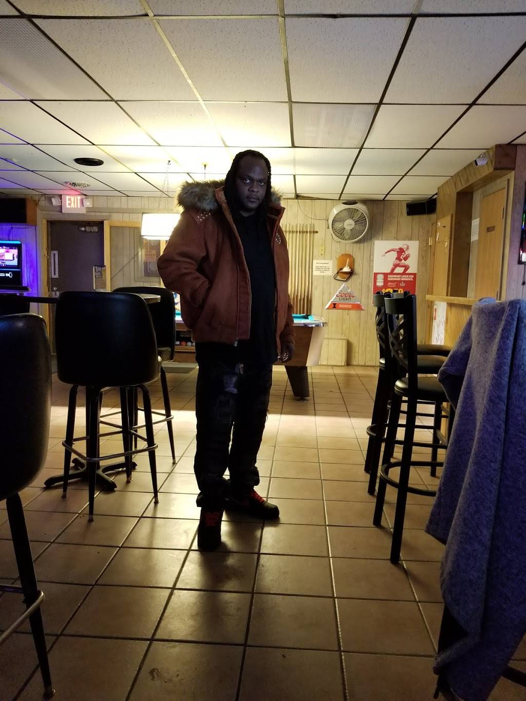 T & T Tavern | restaurant | 101 N Century Blvd, Rantoul, IL 61866, USA | 2178939531 OR +1 217-893-9531