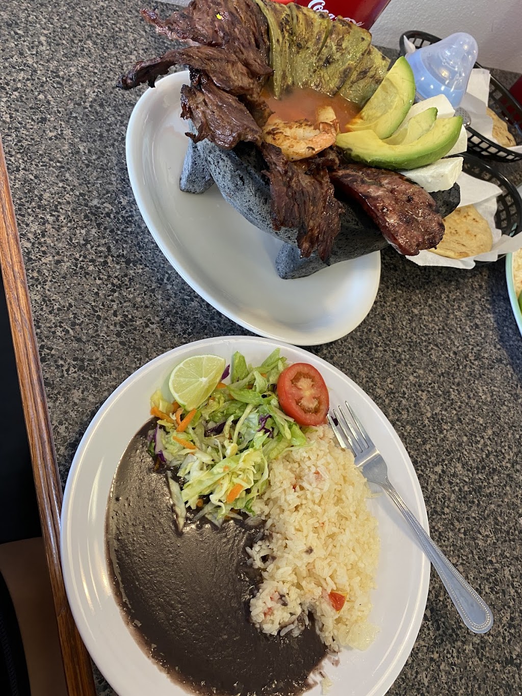 La chele 2. Pupuseria y restaurante | restaurant | 811 S Mt Olive St, Siloam Springs, AR 72761, USA | 4793732451 OR +1 479-373-2451