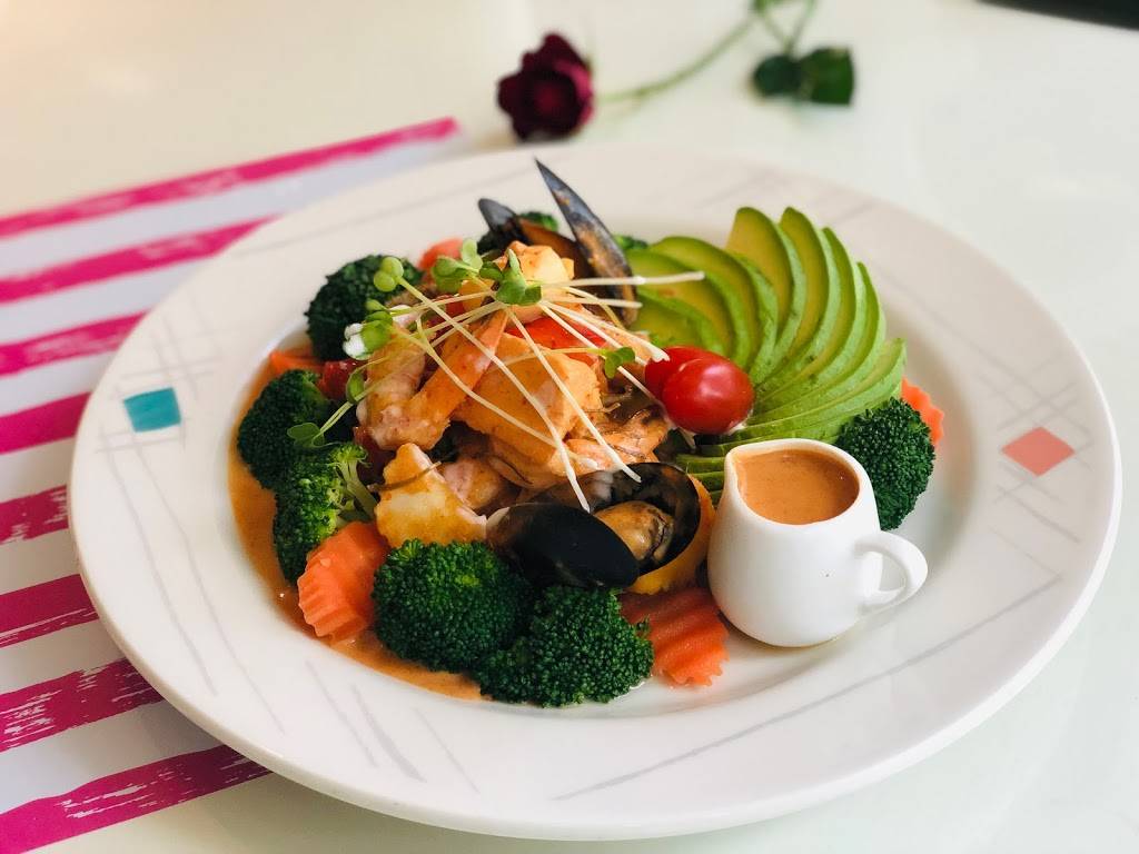 Thai Waterside Cuisine | restaurant | 415 Lincoln Ave, Mukilteo, WA 98275, USA | 4253557393 OR +1 425-355-7393