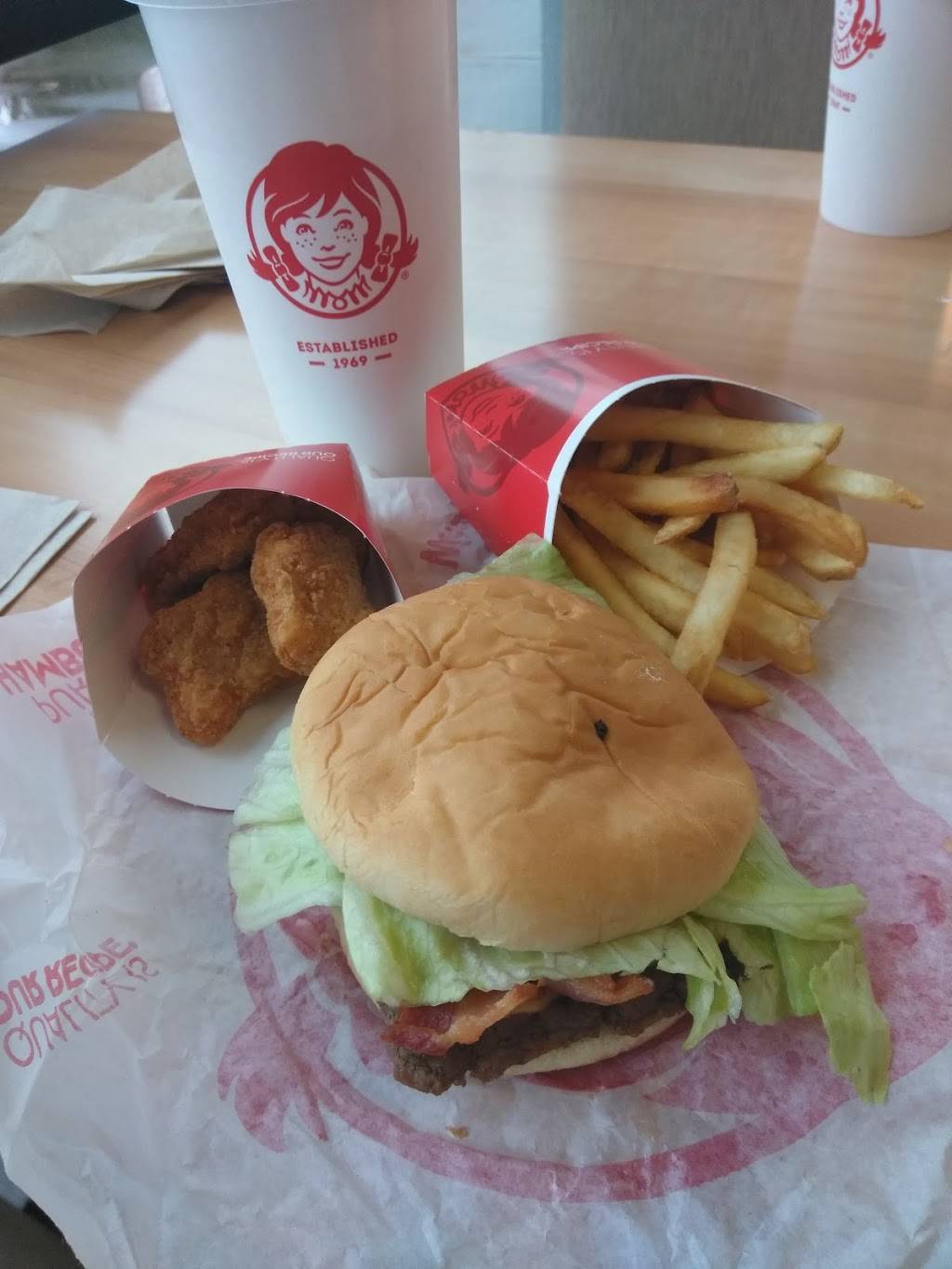 Wendys | restaurant | 10619 Pacific Hwy SW, Lakewood, WA 98499, USA | 2535892280 OR +1 253-589-2280