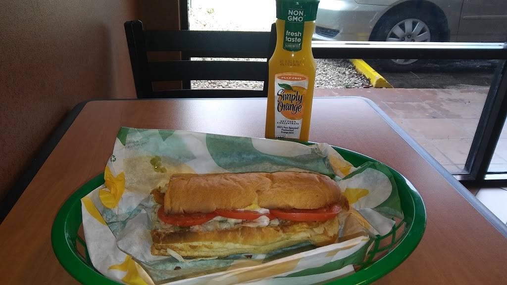 Subway Restaurants | restaurant | 2717 SW 37th Ave, Miami, FL 33133, USA | 7865028911 OR +1 786-502-8911