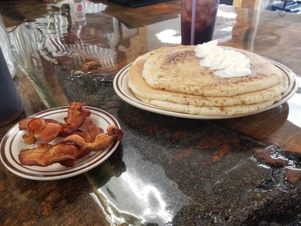 Cracked Egg Cafe | restaurant | 3110 Whipple Ave NW, Canton, OH 44718, USA | 3309158694 OR +1 330-915-8694