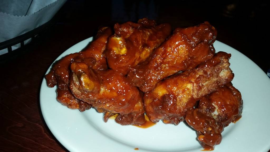 Mc Claffertys Pub | restaurant | 1301 University Ave, Morgantown, WV 26505, USA | 3042921110 OR +1 304-292-1110