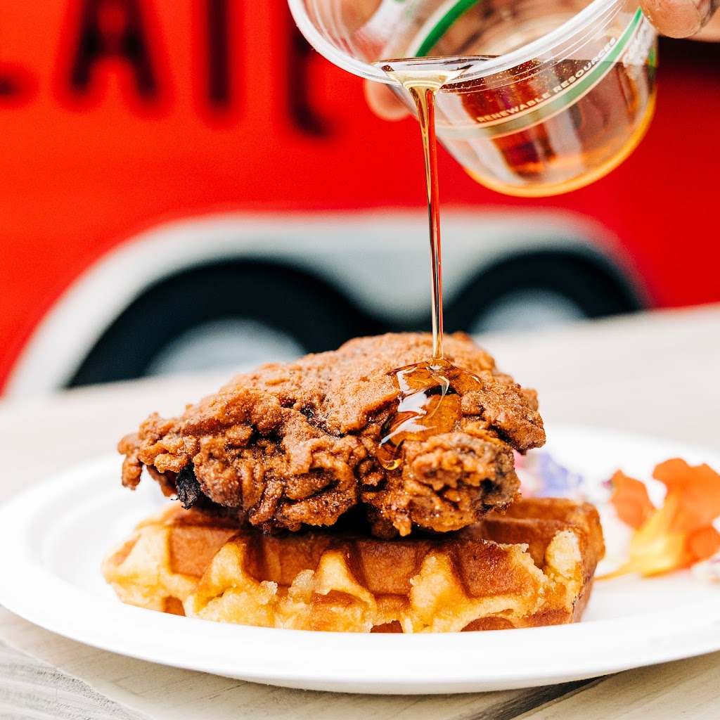 Palate Bottle Shop & Garden | restaurant | 1007 N 4th St, Wilmington, NC 28401, USA | 9107691660 OR +1 910-769-1660