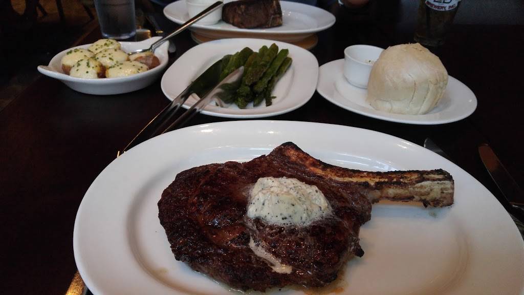 Carnevor | restaurant | 718 N Milwaukee St, Milwaukee, WI 53202, USA | 4142232200 OR +1 414-223-2200