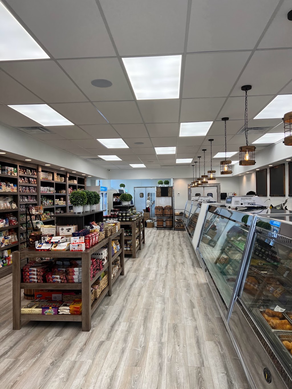 ZaZas Deli | restaurant | 3055 N Milwaukee Ave, Chicago, IL 60618, USA | 7734868160 OR +1 773-486-8160