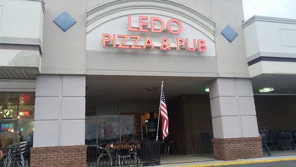 Ledo Pizza | meal takeaway | 8324 Old Keene Mill Rd, West Springfield, VA 22152, USA | 7034515336 OR +1 703-451-5336