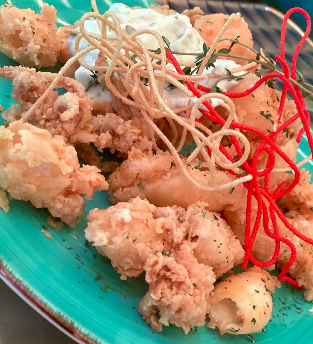 Zona Lounge | restaurant | 195 Niantic Ave, Cranston, RI 02907, USA | 4012709305 OR +1 401-270-9305