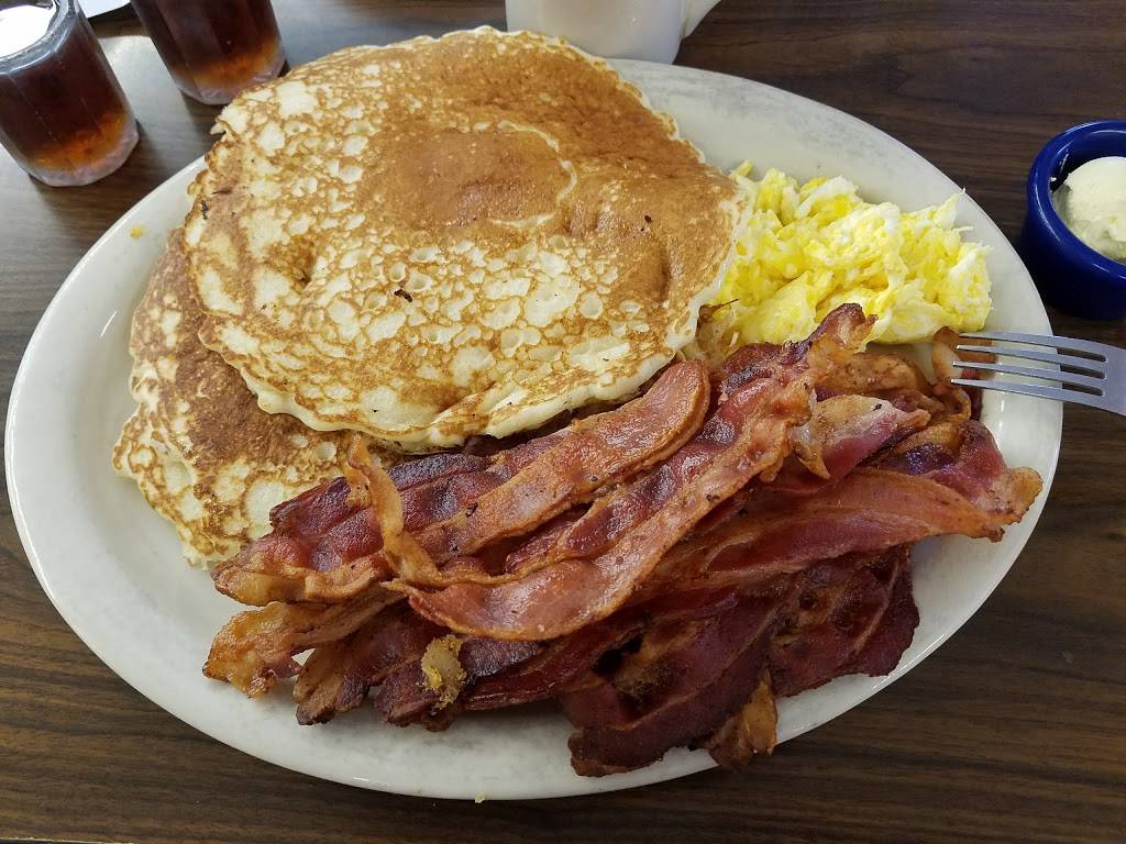 Hugos Family Restaurant | restaurant | 1217 Archer Dr, Claremore, OK 74017, USA | 9183412927 OR +1 918-341-2927