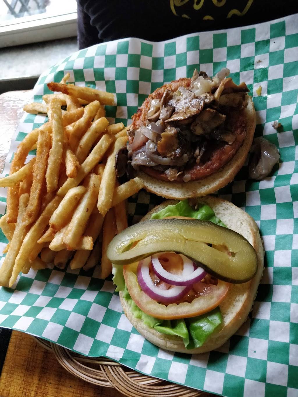 Bullseye - Saloon & Grillades | restaurant | Place Saint-Bernard, Mont-Tremblant, QC J8E 1B1, Canada | 8196812855 OR +1 819-681-2855