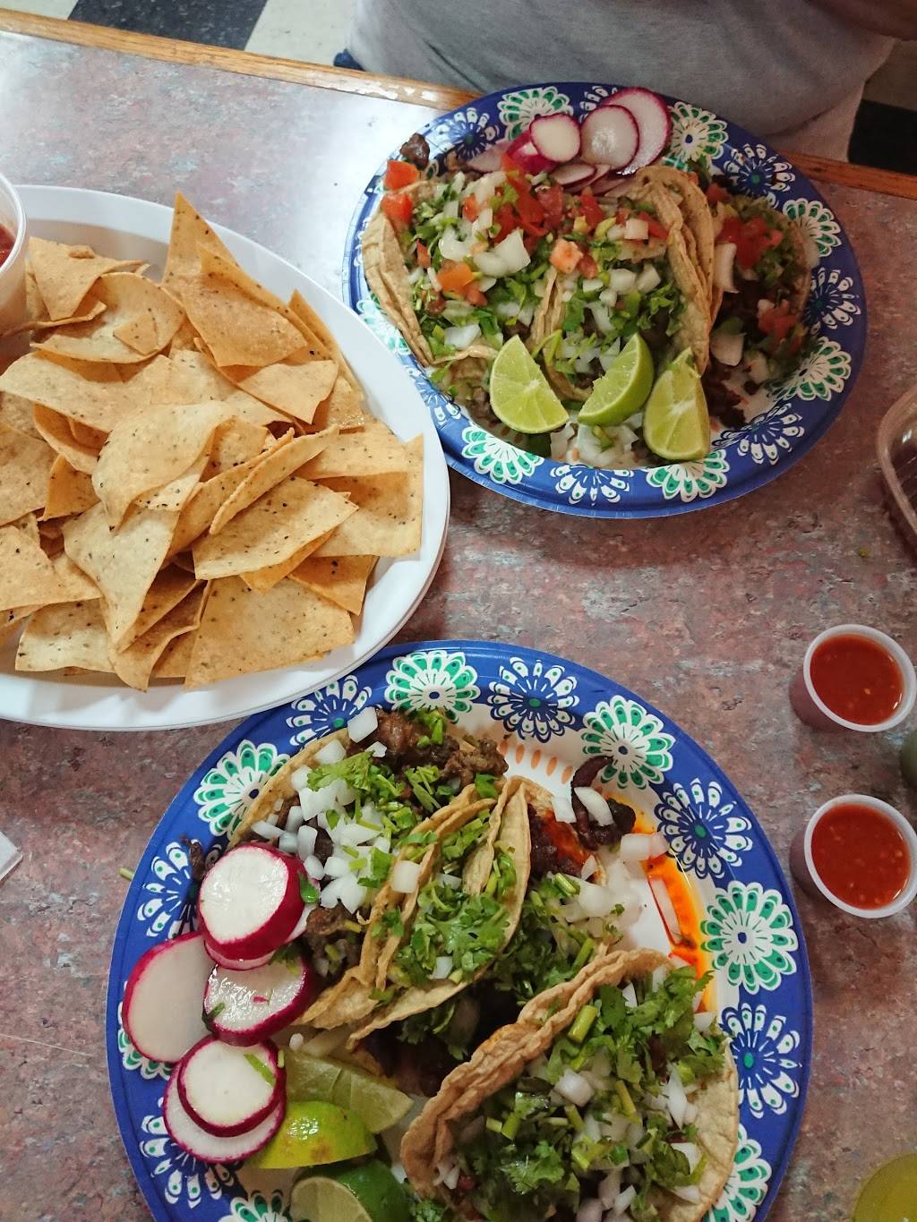 Jarochita | restaurant | 85 N Glebe Rd, Arlington, VA 22207, USA | 7035282789 OR +1 703-528-2789