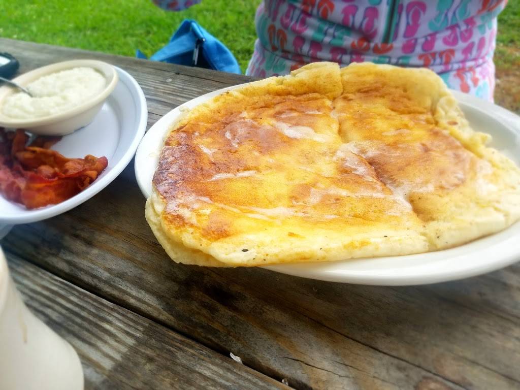 Lumpkins Marina Snack Bar And Grill | restaurant | 19 Lumpkin Dr, Penhook, VA 24137, USA | 4349274327 OR +1 434-927-4327