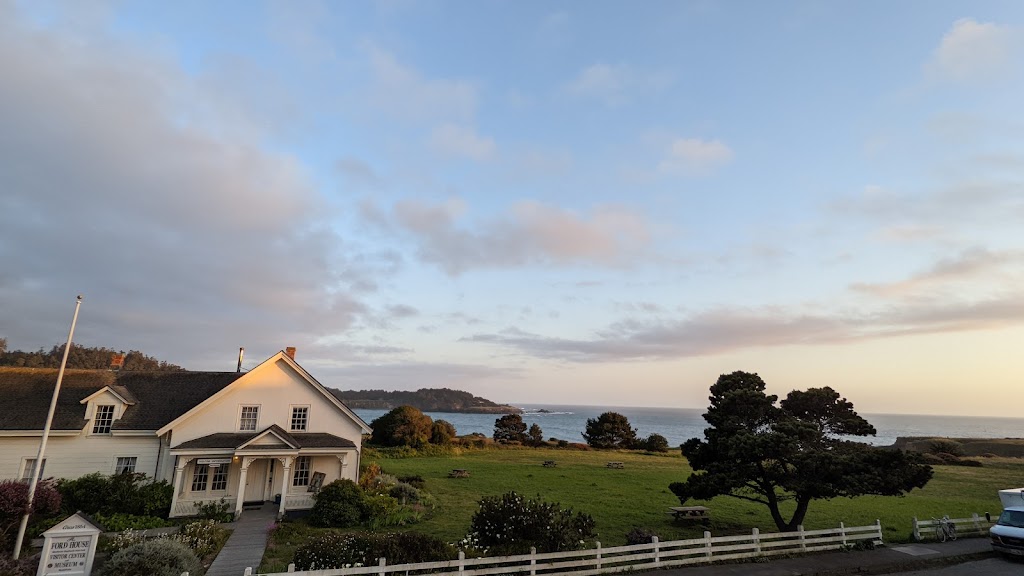 Flow | Restaurant & Lounge | restaurant | 45040 Main St, Mendocino, CA 95460, USA | 7079373569 OR +1 707-937-3569