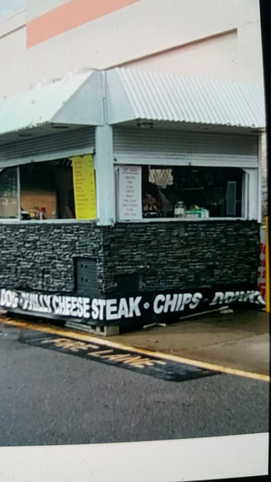 Saturs Texas hot dogs | restaurant | 1919 Wells Rd, Orange Park, FL 32073, USA | 9045706389 OR +1 904-570-6389