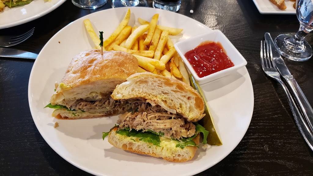 Cahill Bistro | restaurant | 7078 Amundson Ave, Edina, MN 55439, USA | 9524264196 OR +1 952-426-4196