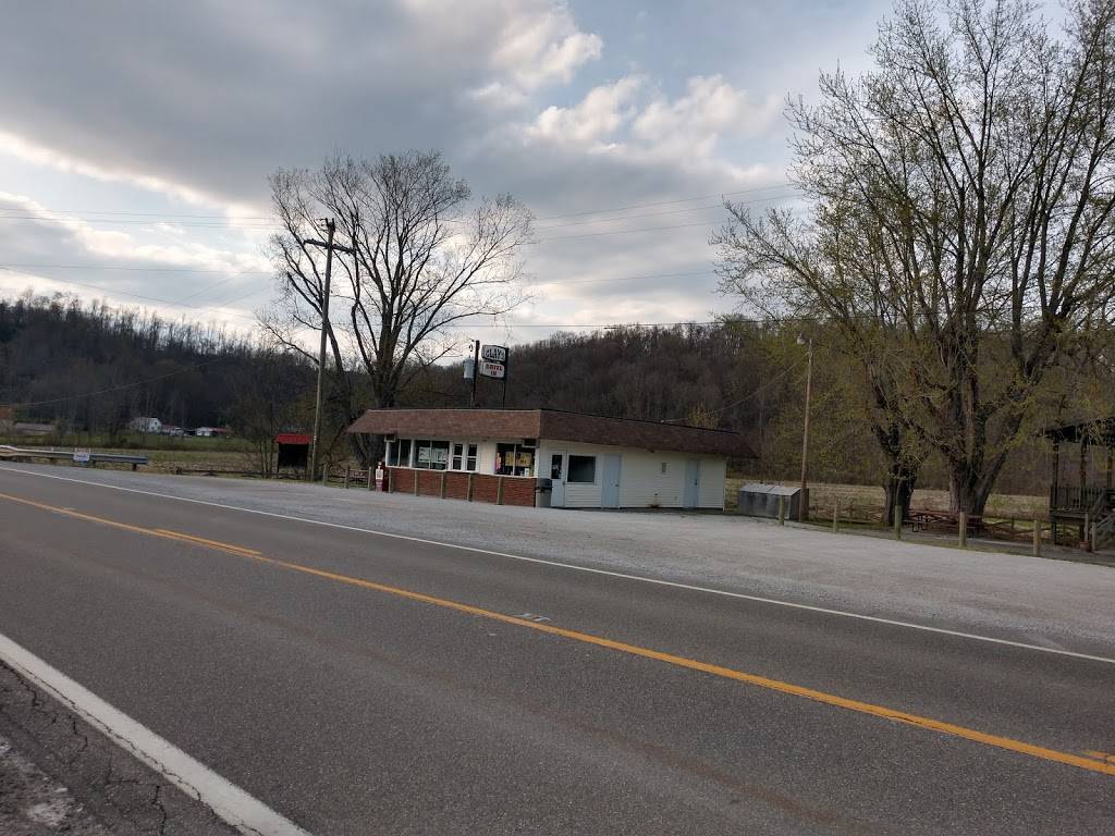 Clays Drive In | restaurant | 33340 Cadiz-Piedmont Rd, Piedmont, OH 43983, USA | 7409684638 OR +1 740-968-4638