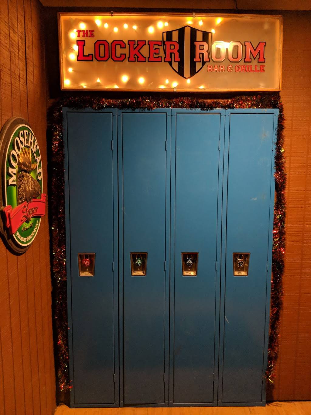 The Locker Room Bar & Grill | restaurant | 1003 W Royalton Rd, Cleveland, OH 44147, USA | 4402300760 OR +1 440-230-0760