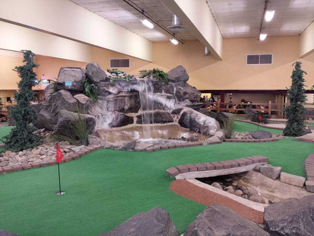 Putters Family Entertainment Center | restaurant | 1156 OR-99, Eugene, OR 97402, USA | 5416888901 OR +1 541-688-8901