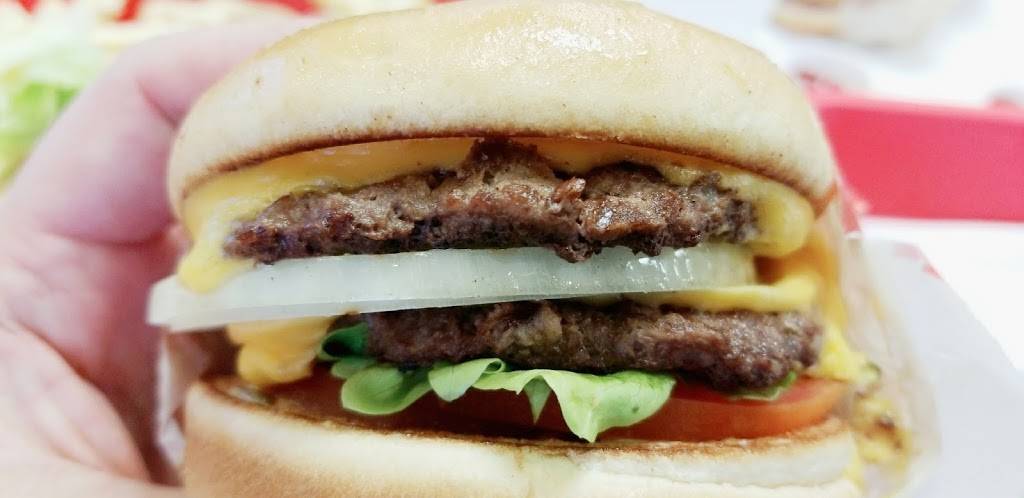 In-N-Out Burger | restaurant | 6015 Johnson Dr, Pleasanton, CA 94588, USA | 8007861000 OR +1 800-786-1000