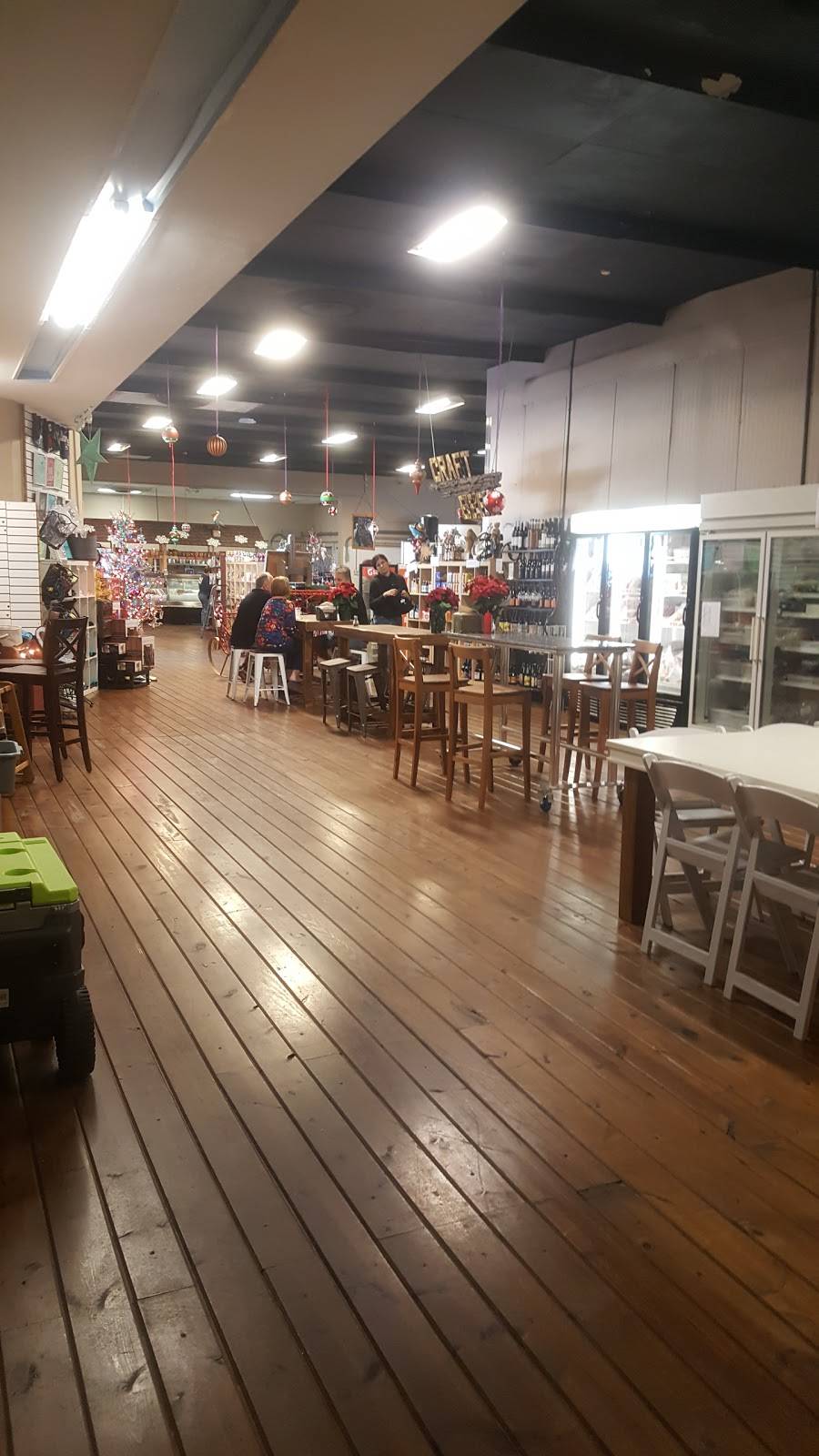 Wild Ocean Market | restaurant | 688 S Park Ave, Titusville, FL 32796, USA | 3212691116 OR +1 321-269-1116