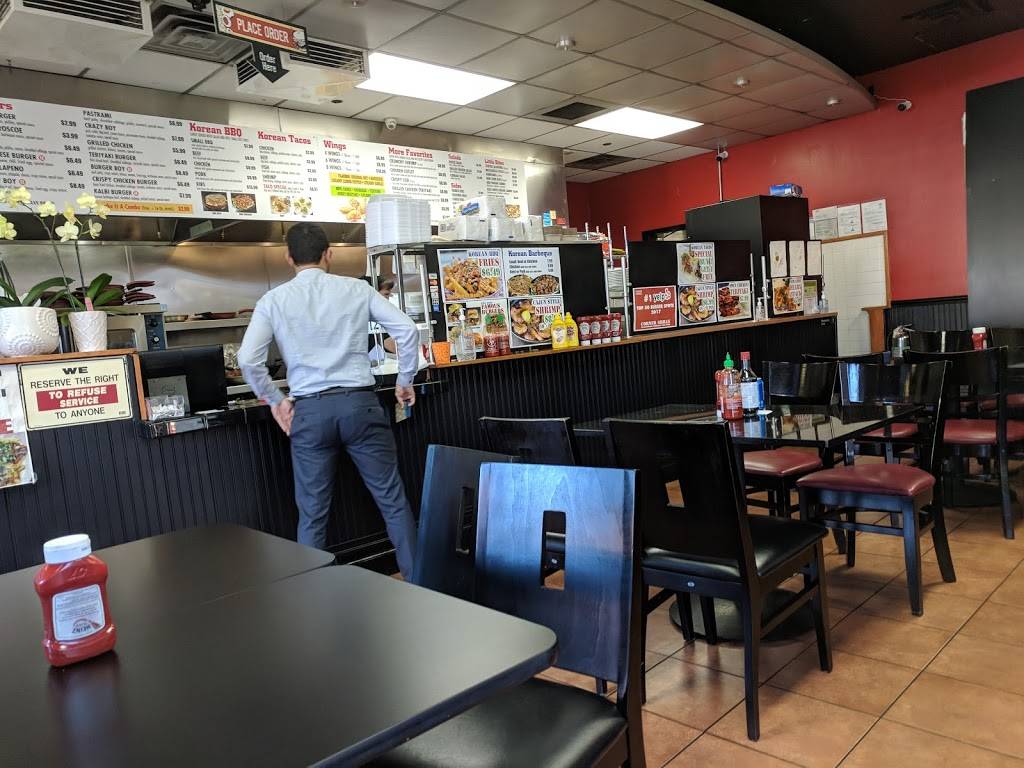 Corner Grille | restaurant | 8261 Sepulveda Blvd, Van Nuys, CA 91402, USA | 8188106396 OR +1 818-810-6396