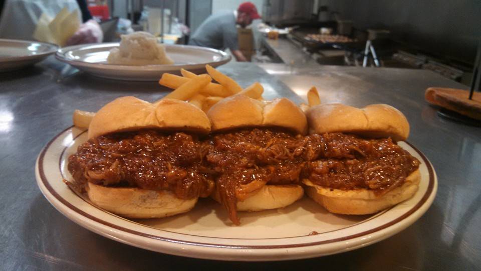 Petes Restaurant | restaurant | 4223 Tuscarawas St W, Canton, OH 44708, USA | 3304790350 OR +1 330-479-0350