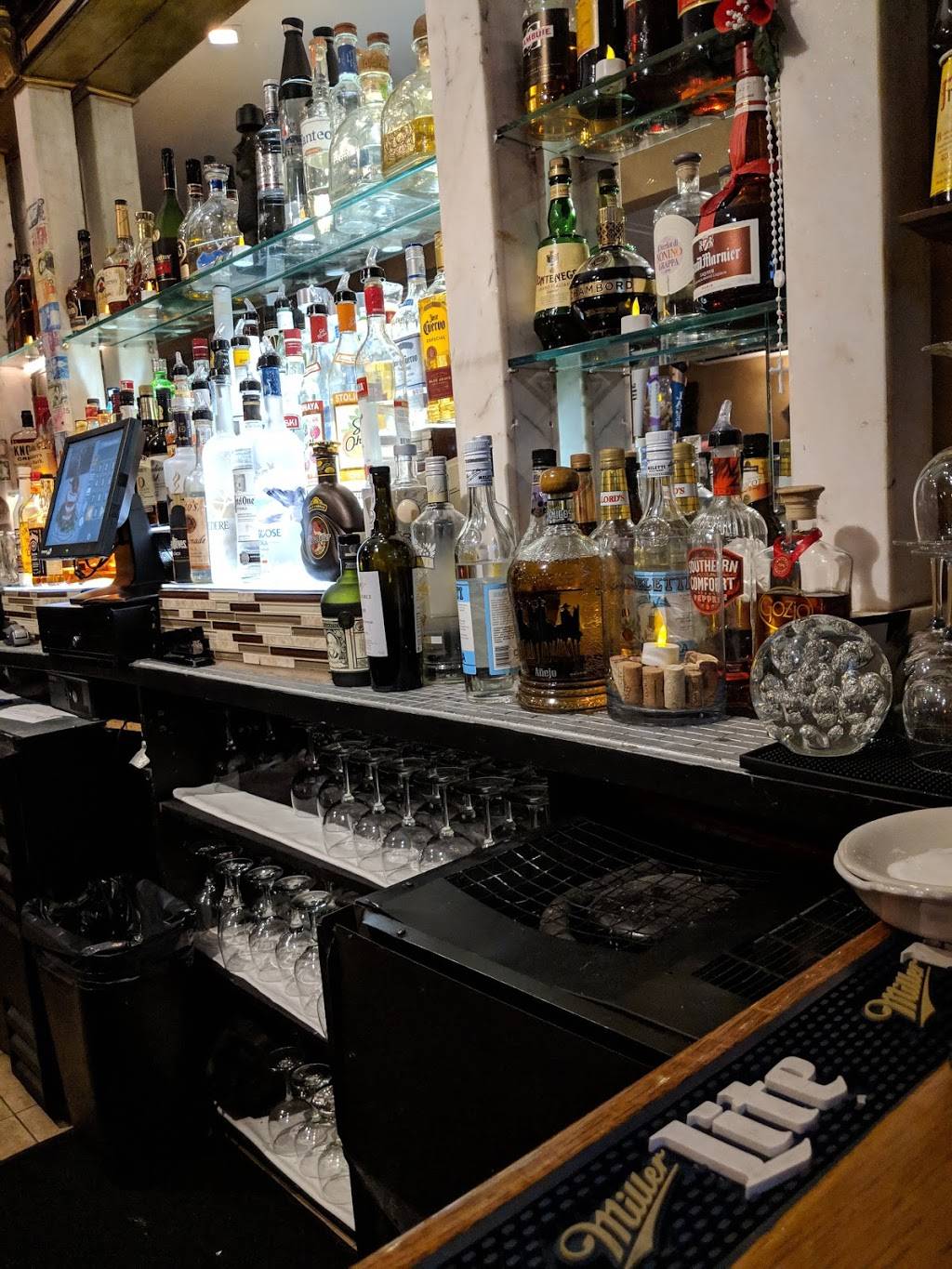 Erics Italian Bistro | restaurant | 70 E Old Country Rd, Mineola, NY 11501, USA | 5162805675 OR +1 516-280-5675