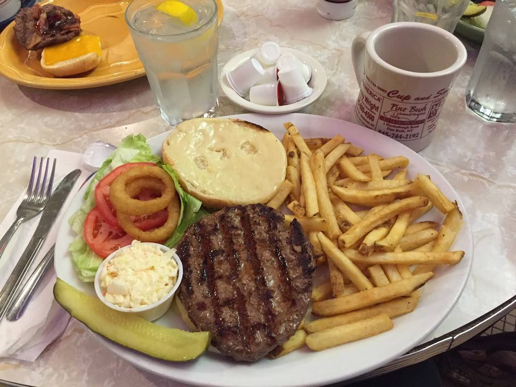 The Cup & Saucer Diner | restaurant | 82 Boniface Dr, Pine Bush, NY 12566, USA | 8457445969 OR +1 845-744-5969