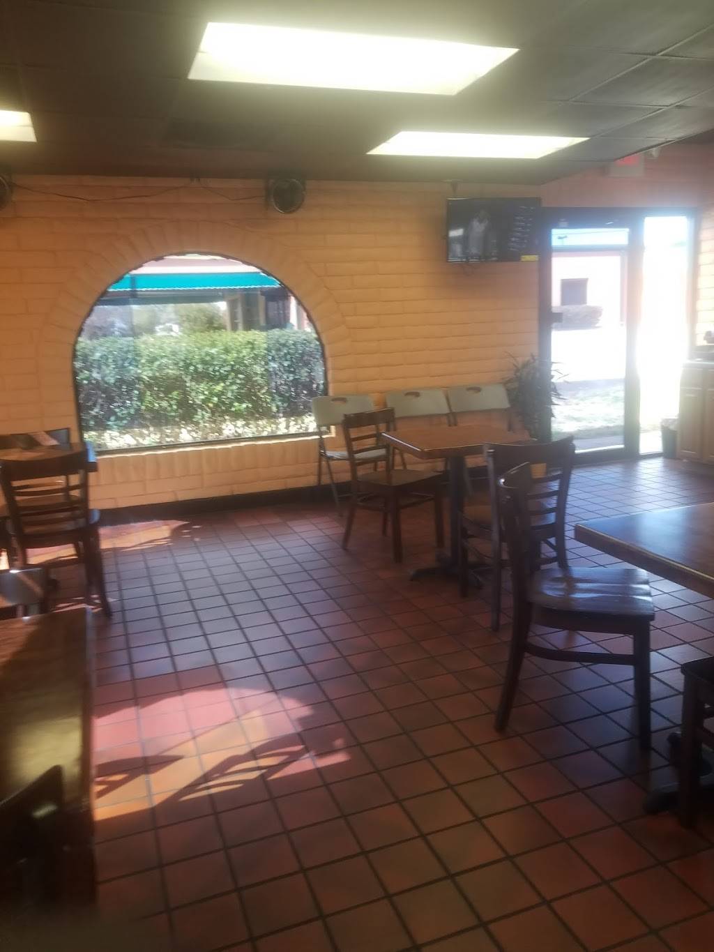 Charlies Wings | restaurant | 2652 Decker Blvd, Columbia, SC 29206, USA | 8034002077 OR +1 803-400-2077