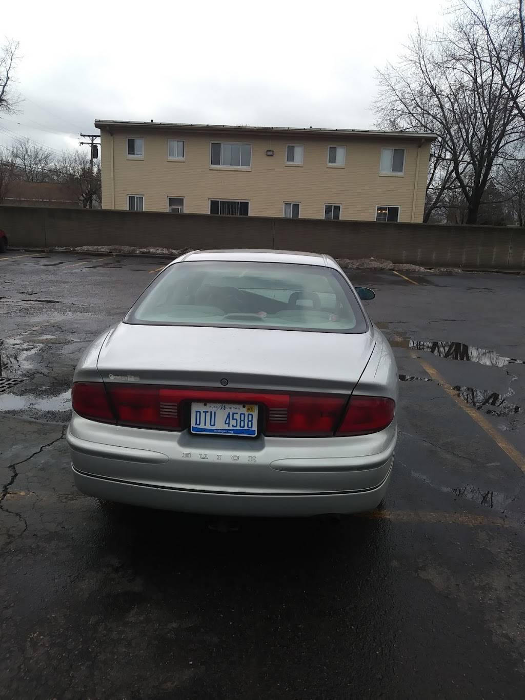 Blue Diamond Market | meal takeaway | 21497 Ryan Rd, Warren, MI 48091, USA | 5867572610 OR +1 586-757-2610