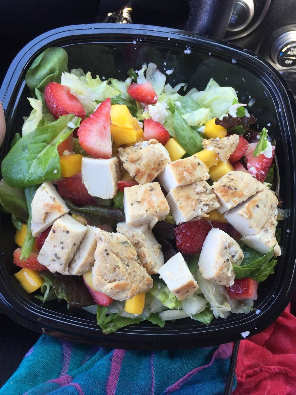 Wendys | restaurant | 1001 Redwood St, Vallejo, CA 94590, USA | 7076432270 OR +1 707-643-2270