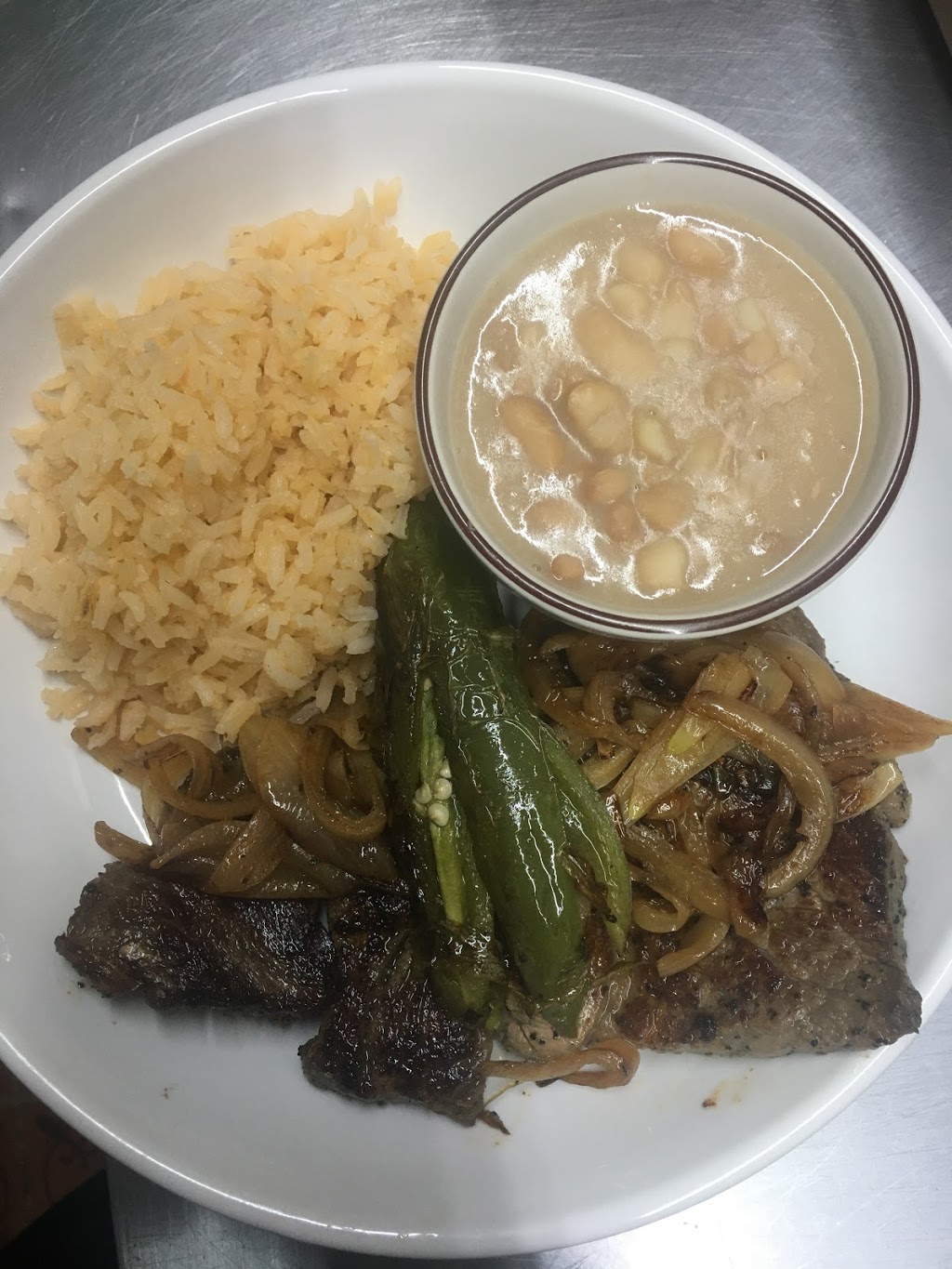 Avocado Fiesta Grill | restaurant | 134 E Park Ave, Merchantville, NJ 08109, USA | 8564549777 OR +1 856-454-9777