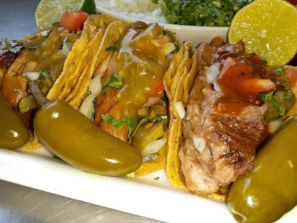 CARNITAS DE PUERCO Y PUERCA | restaurant | 50 N Lincoln Ave, Aurora, IL 60505, USA | 6308449908 OR +1 630-844-9908