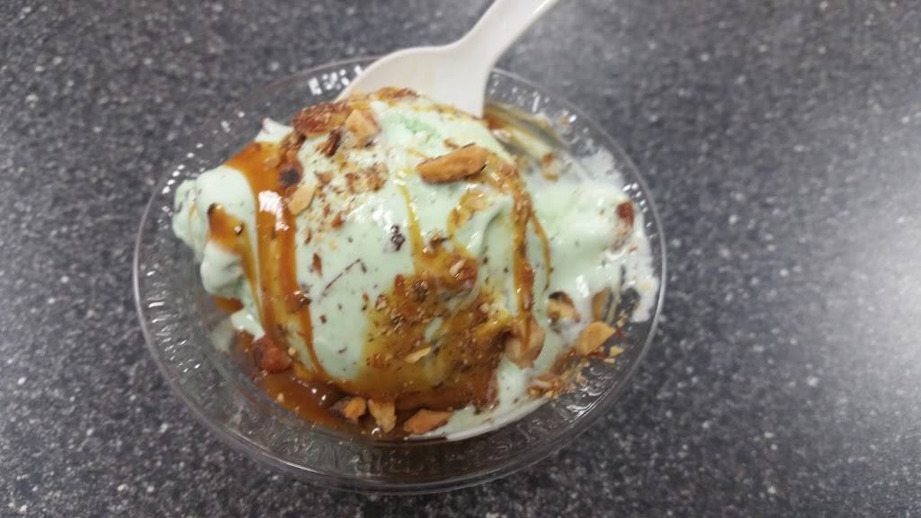 Braums Ice Cream & Burger Restaurant | restaurant | 805 East W Main St, Allen, TX 75002, USA | 9727271739 OR +1 972-727-1739