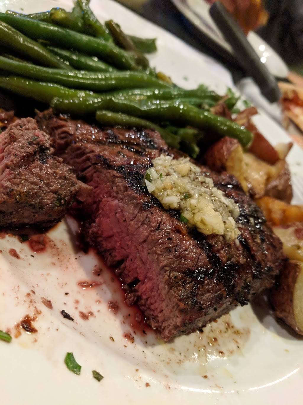 Monellis Italian Grill & Sports Bar | restaurant | 5675 Byron Center Ave SW, Wyoming, MI 49519, USA | 6165309700 OR +1 616-530-9700