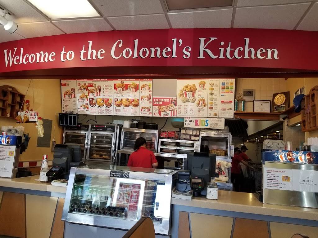 KFC | restaurant | 225 E Central Ave, Mackinaw City, MI 49701, USA | 2314365491 OR +1 231-436-5491